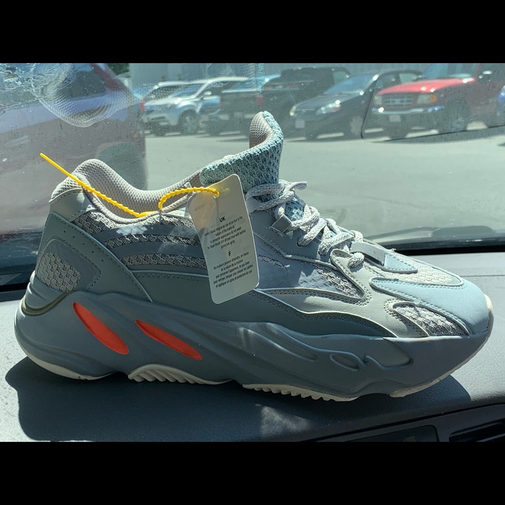 Adidas Sneakers